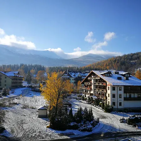Bluesky: Mountain View Retreat In *