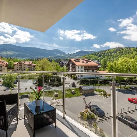 Bluesky: Mountain View Retreat In *