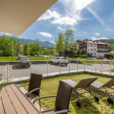Apartment Bluesky: Mountain View Retreat In *