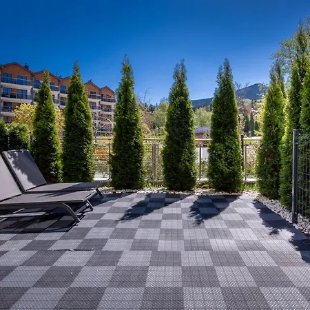Bluesky: Mountain View Retreat In *