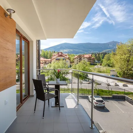 Bluesky: Mountain View Retreat In Apartment *