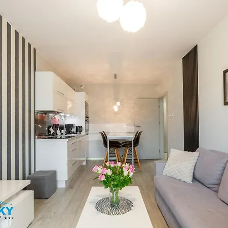 Apartment Bluesky: Mountain View Retreat In *